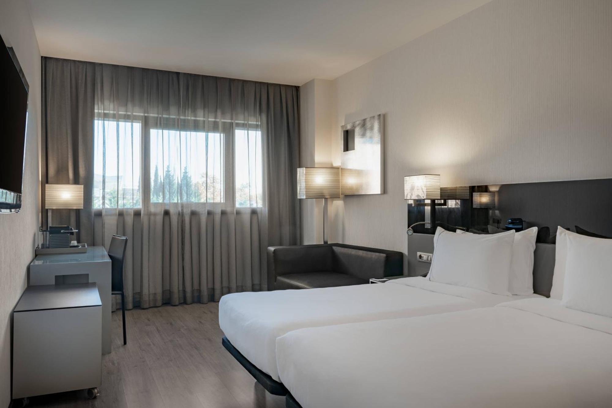 Ac Hotel Atocha By Marriott Madrid Exteriör bild