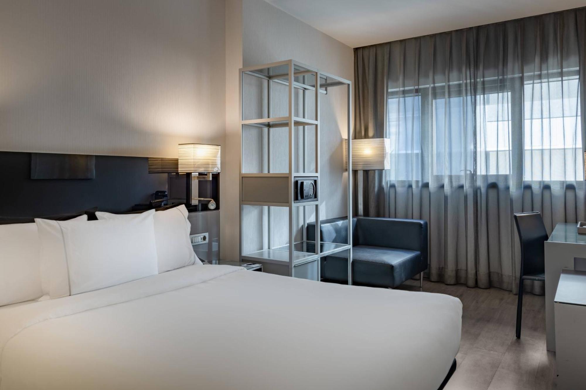 Ac Hotel Atocha By Marriott Madrid Exteriör bild