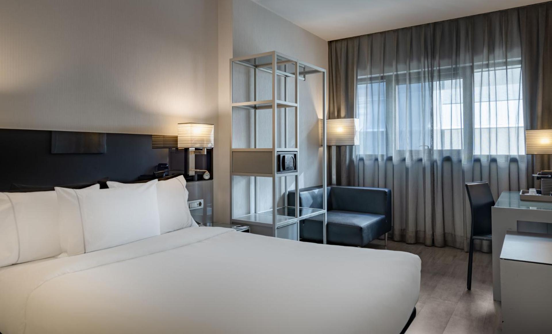 Ac Hotel Atocha By Marriott Madrid Exteriör bild