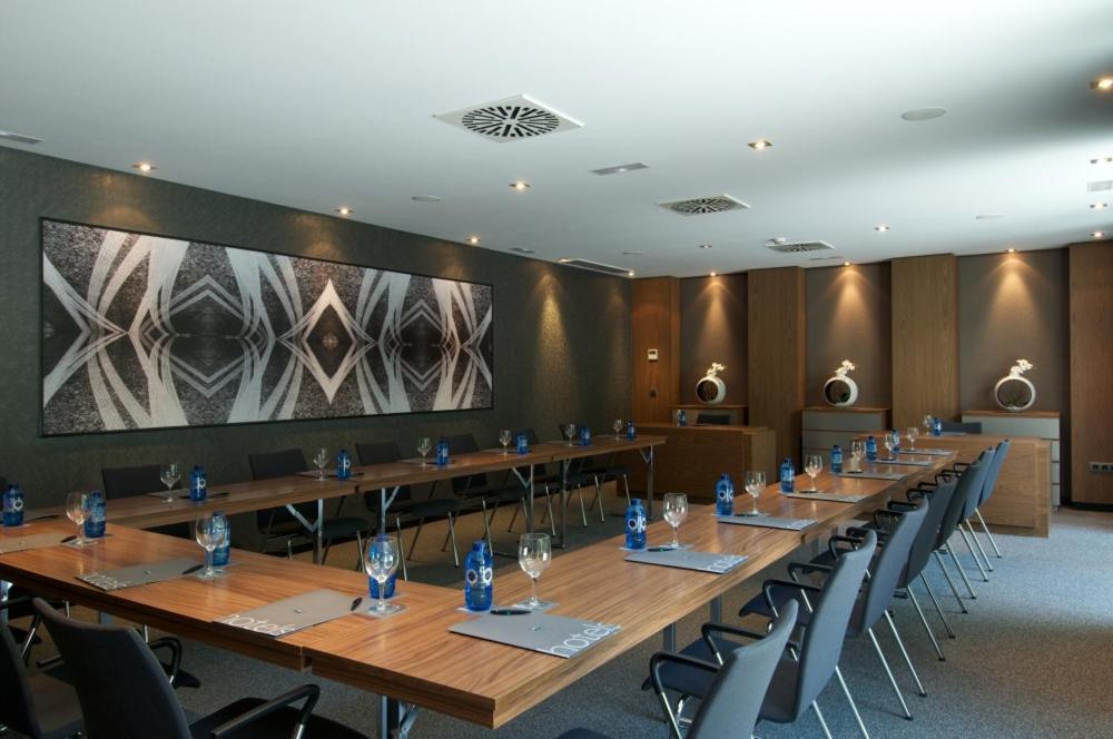 Ac Hotel Atocha By Marriott Madrid Exteriör bild